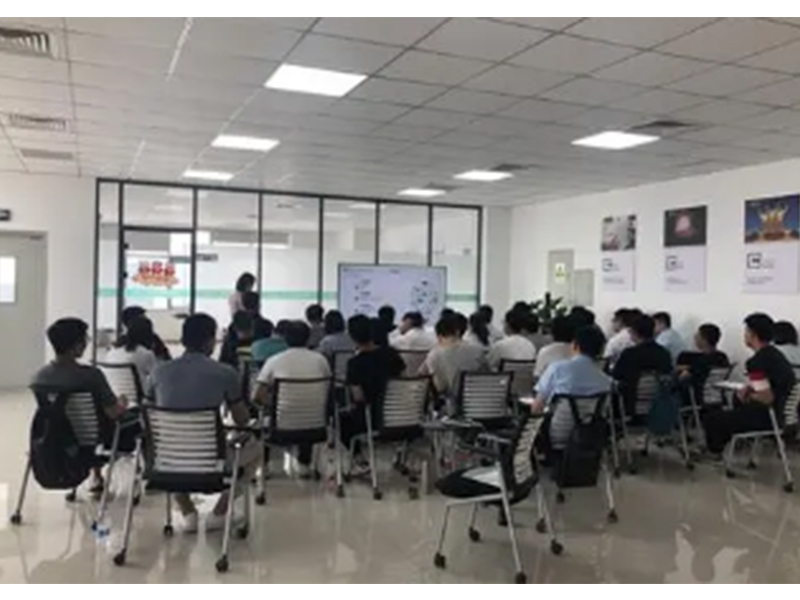 強化新生力量專(zhuān) 業(yè)素質(zhì)教育培訓，扎實(shí)市場(chǎng)競爭基礎，不斷向高端產(chǎn)品市場(chǎng)滲透沖擊