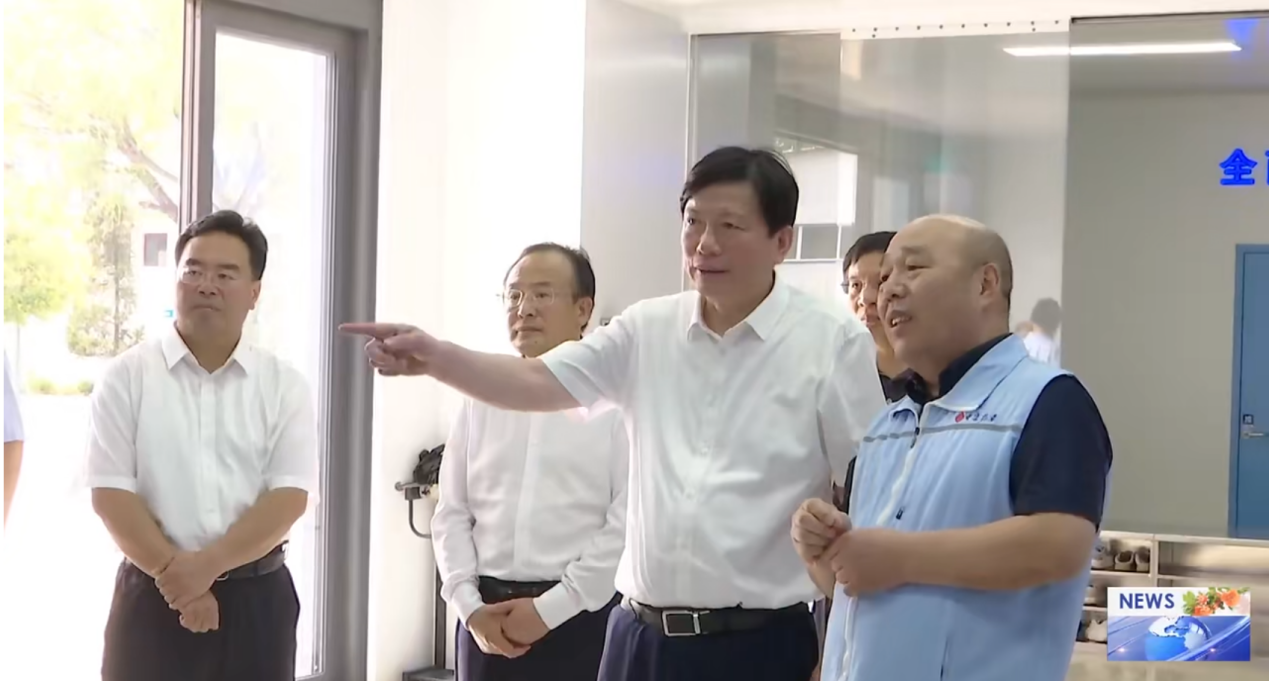 新鄉市市委書(shū)記李衛東、市長(cháng)魏建平蒞臨河南中杰藥業(yè)調研 指導助力企業(yè)持續創(chuàng  )新發(fā)展
